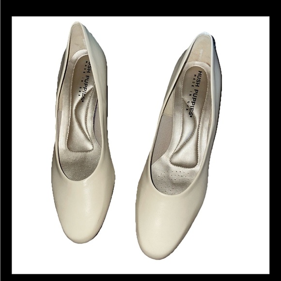 Hush Puppies Shoes - 2/$30 Hush Puppies Heeled Shoes Women's 7.5 Beige Low Pumps Soft Flex USA Made